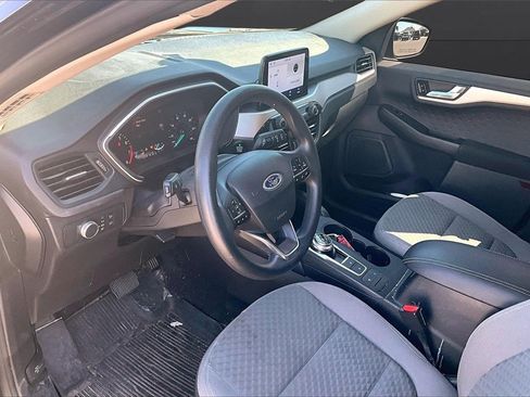 Used 2020 Ford Escape SE image 12