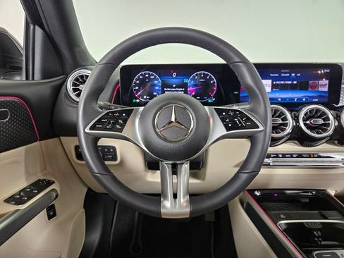Certified 2026 Mercedes-Benz GLB 250 4MATIC image 25