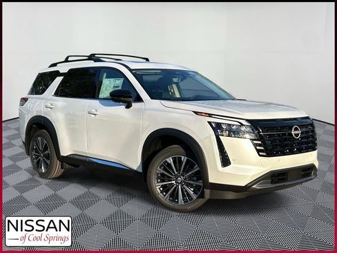 New 2026 Nissan Pathfinder Platinum AWD/4WD image 1