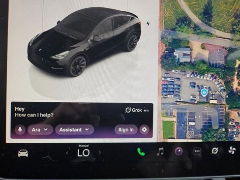 Used 2023 Tesla Model Y Long Range AWD/4WD image 46