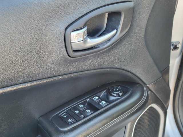 Used 2019 Jeep Compass High Altitude AWD/4WD image 24