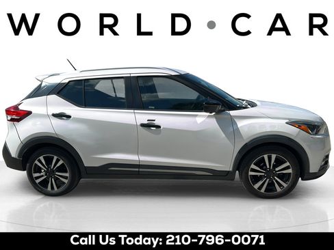 Used 2020 Nissan Kicks SR FWD image 2