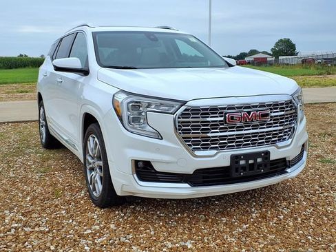 Used 2024 GMC Terrain Denali AWD/4WD image 29