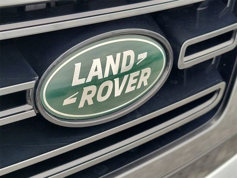 Certified 2024 Land Rover Range Rover SE image 10