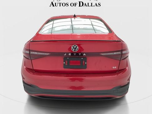 Used 2025 Volkswagen Jetta SE FWD image 13