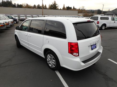 Used 2017 Dodge Grand Caravan SE w/ Power Window Group image 11