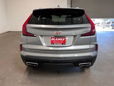 Used 2024 Cadillac XT4 Premium Luxury FWD image 4