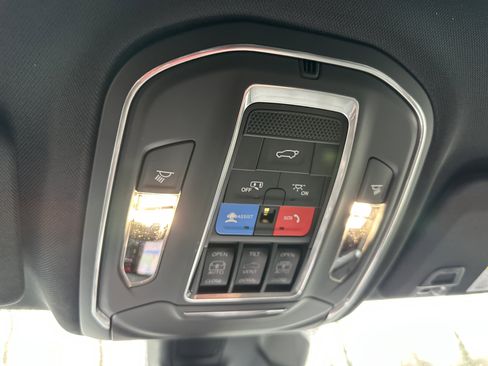 New 2026 Jeep Grand Cherokee Limited Reserve image 14