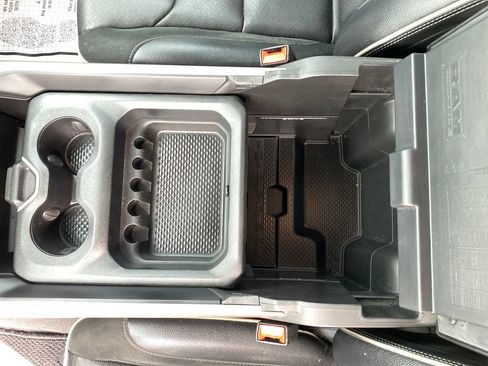 Used 2019 RAM 1500 Laramie AWD/4WD image 25