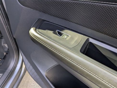 Used 2024 Volkswagen Atlas SE image 35