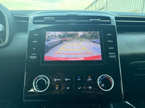Used 2023 Hyundai Tucson SE image 18