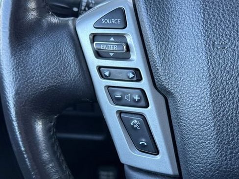 Used 2018 Nissan Titan SL w/ Chrome Package AWD/4WD image 37