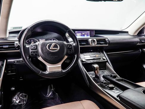 Used 2017 Lexus IS 200t w/ Premium Package RWD image 5