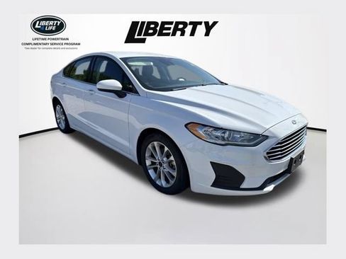 Certified 2019 Ford Fusion SE FWD image 1