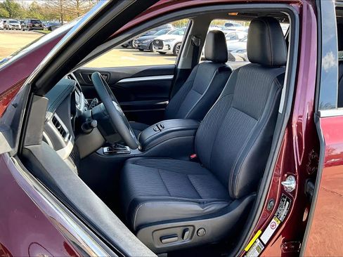 Used 2016 Toyota Highlander Plus image 6