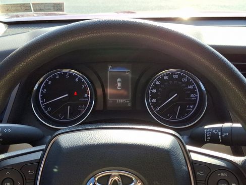 Used 2019 Toyota Camry LE image 19