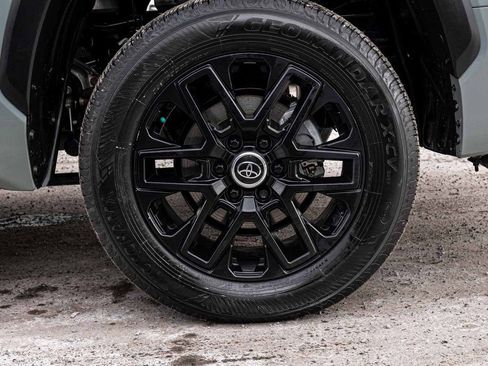 Used 2024 Toyota Tundra Limited image 8