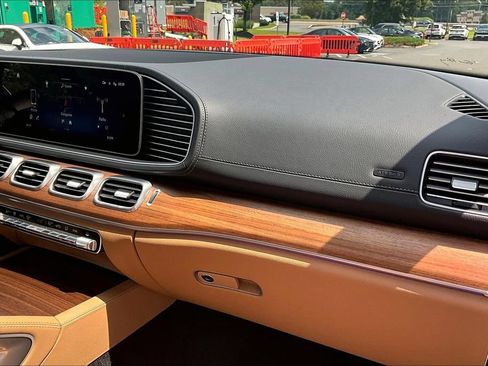 Certified 2026 Mercedes-Benz GLS 580 4MATIC image 16
