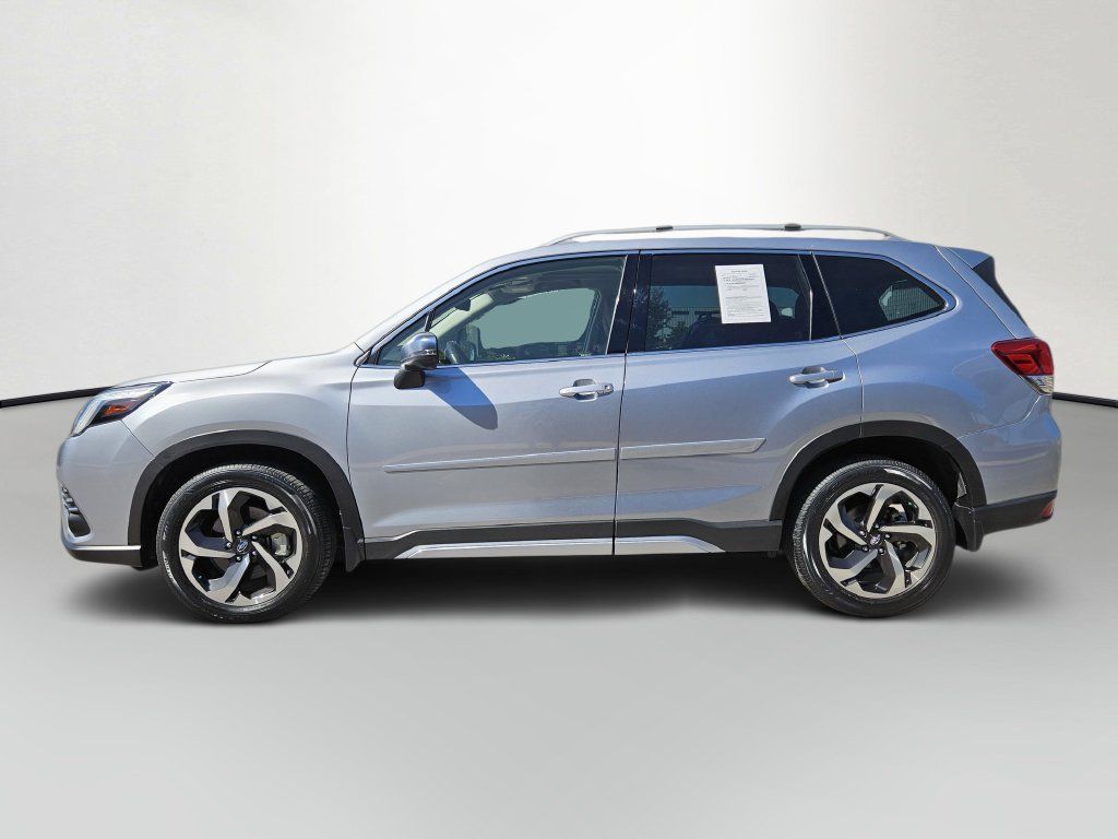 Used 2023 Subaru Forester Touring AWD/4WD image 4