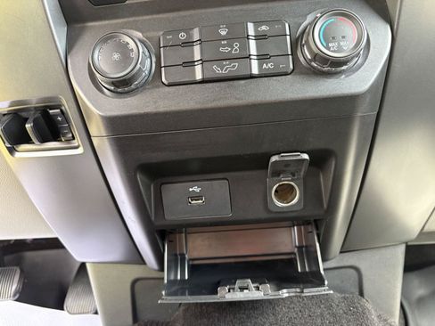 Used 2018 Ford F150 XLT AWD/4WD image 18
