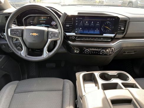 Used 2024 Chevrolet Silverado 1500 LT AWD/4WD image 14