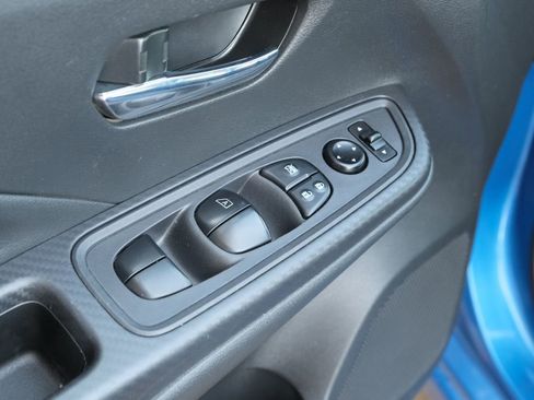 Used 2023 Nissan Versa SV image 6