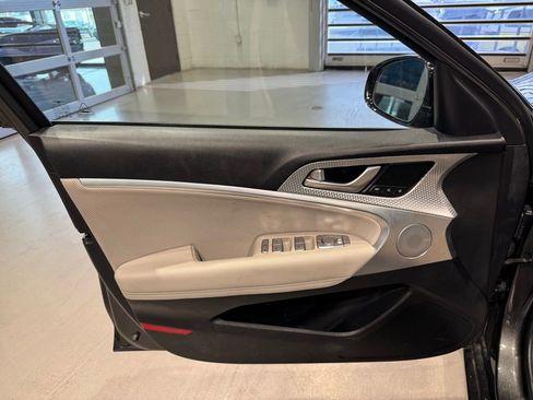 Used 2023 Genesis G70 2.0T w/ Sport Prestige Package image 33