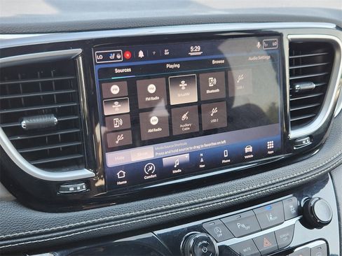 Used 2021 Chrysler Pacifica Limited w/ S Appearance Package image 18