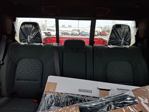 New 2026 RAM 1500 4x4 Crew Cab image 14