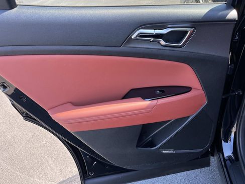 Used 2023 Kia Sportage SX image 16