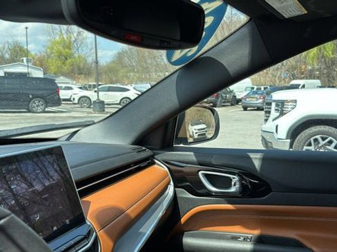 Used 2024 Jeep Compass Limited image 24