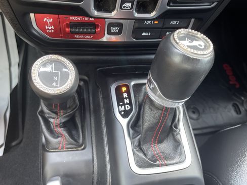 Used 2019 Jeep Wrangler Unlimited Rubicon AWD/4WD image 29