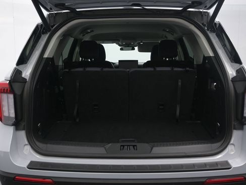 Used 2025 Ford Explorer Active image 15