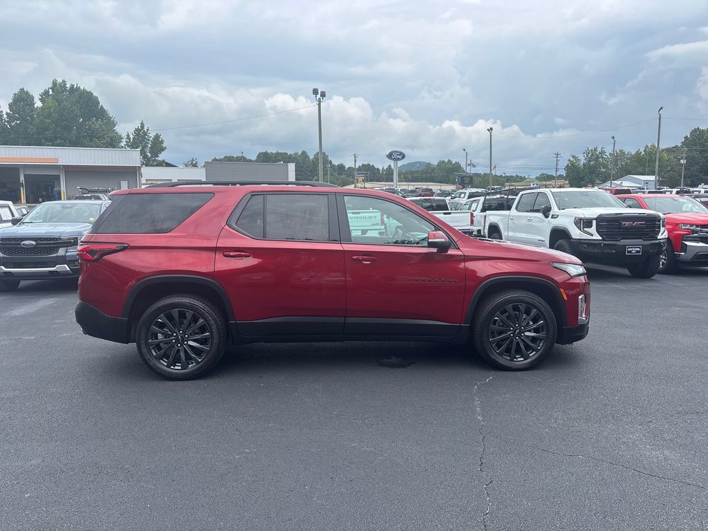 Used 2022 Chevrolet Traverse RS FWD image 4