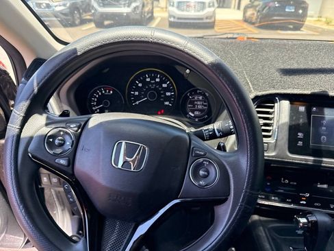 Used 2016 Honda HR-V EX image 7