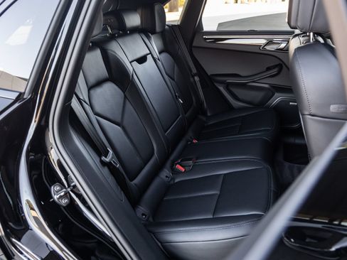 Certified 2026 Porsche Macan AWD/4WD image 40