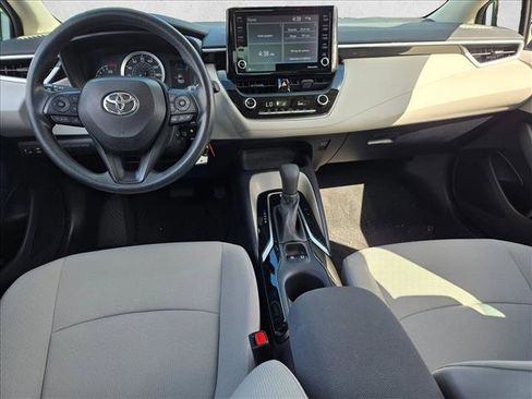 Used 2022 Toyota Corolla LE FWD image 16
