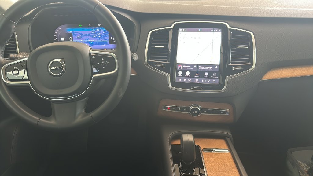 Used 2024 Volvo XC90 T8 Plus w/ Protection Package AWD/4WD image 19