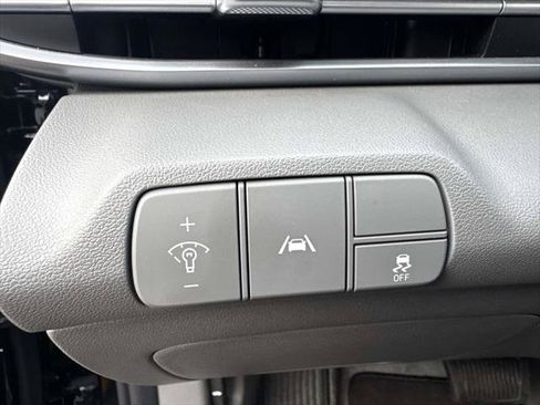 Certified 2023 Hyundai Elantra SEL w/ Convenience Package FWD image 18