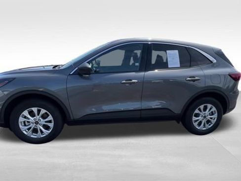 Used 2024 Ford Escape Active AWD/4WD image 3