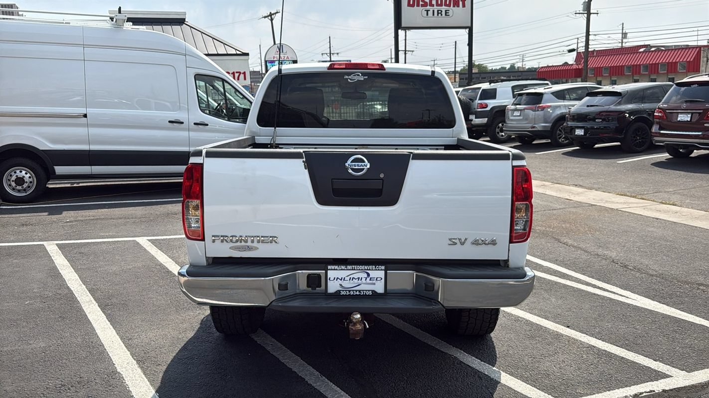 Used 2012 Nissan Frontier SV w/ SV Premium Utility Pkg AWD/4WD image 4