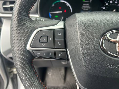 Used 2024 Toyota Sienna XSE AWD/4WD image 16