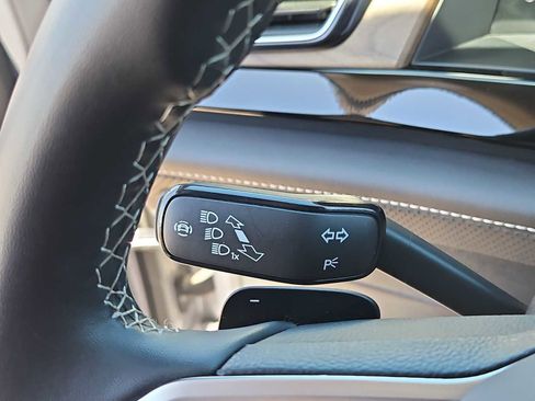 Used 2024 Volkswagen Atlas SE AWD/4WD image 26