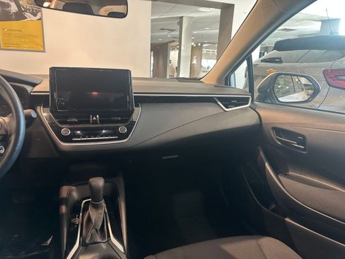 Used 2025 Toyota Corolla LE image 35