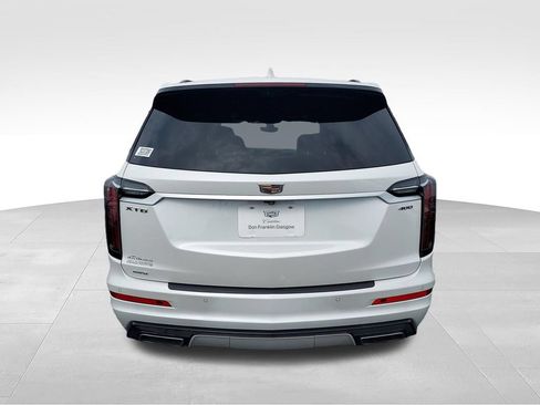 Used 2021 Cadillac XT6 Sport w/ Platinum Package AWD/4WD image 4