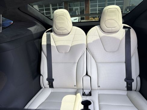 Used 2025 Tesla Model X AWD/4WD image 18
