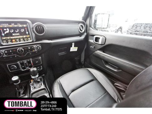 Used 2023 Jeep Wrangler Unlimited Sahara w/ Cold Weather Group AWD/4WD image 11