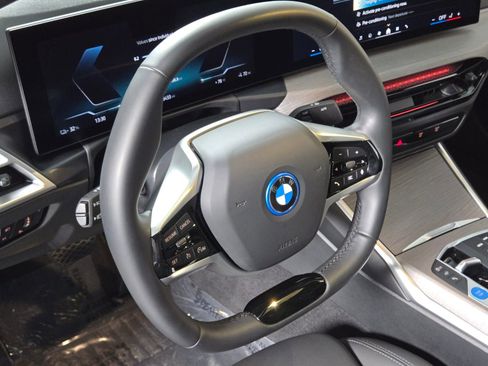 Used 2025 BMW i4 eDrive40 w/ Parking Assistance Package RWD image 22