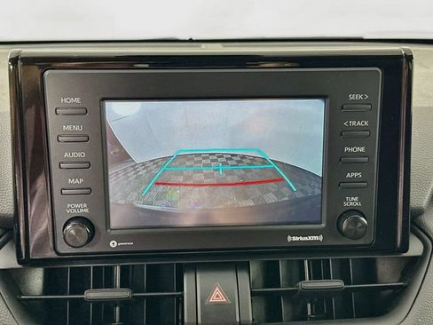 Used 2021 Toyota RAV4 LE AWD/4WD image 10
