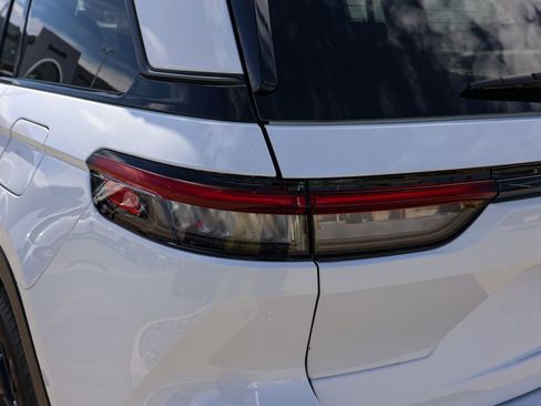 New 2026 Jeep Grand Cherokee Altitude image 7